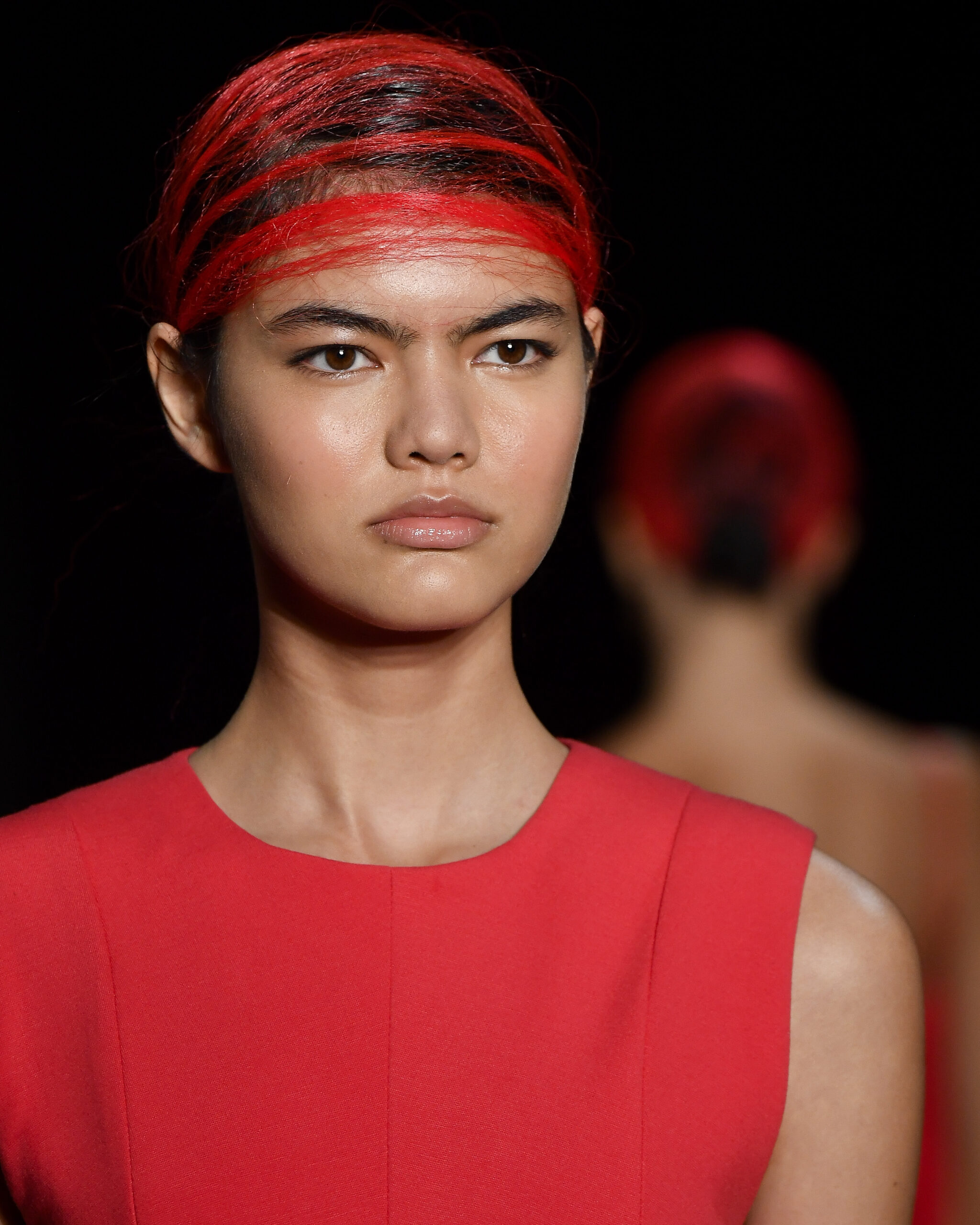 A Poderosa Model Weider Silveiro lacra com silhuetas poderosas na SPFW N59