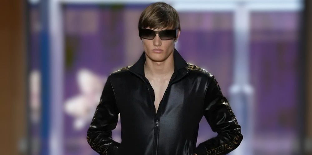 João Hilbert na Gucci SS27 em Milão