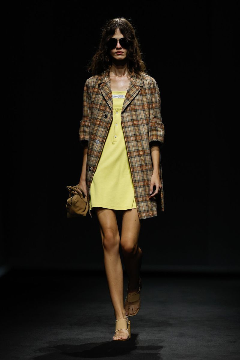 Giovanna Lannes no desfile MM6 Maison Margiela SS27