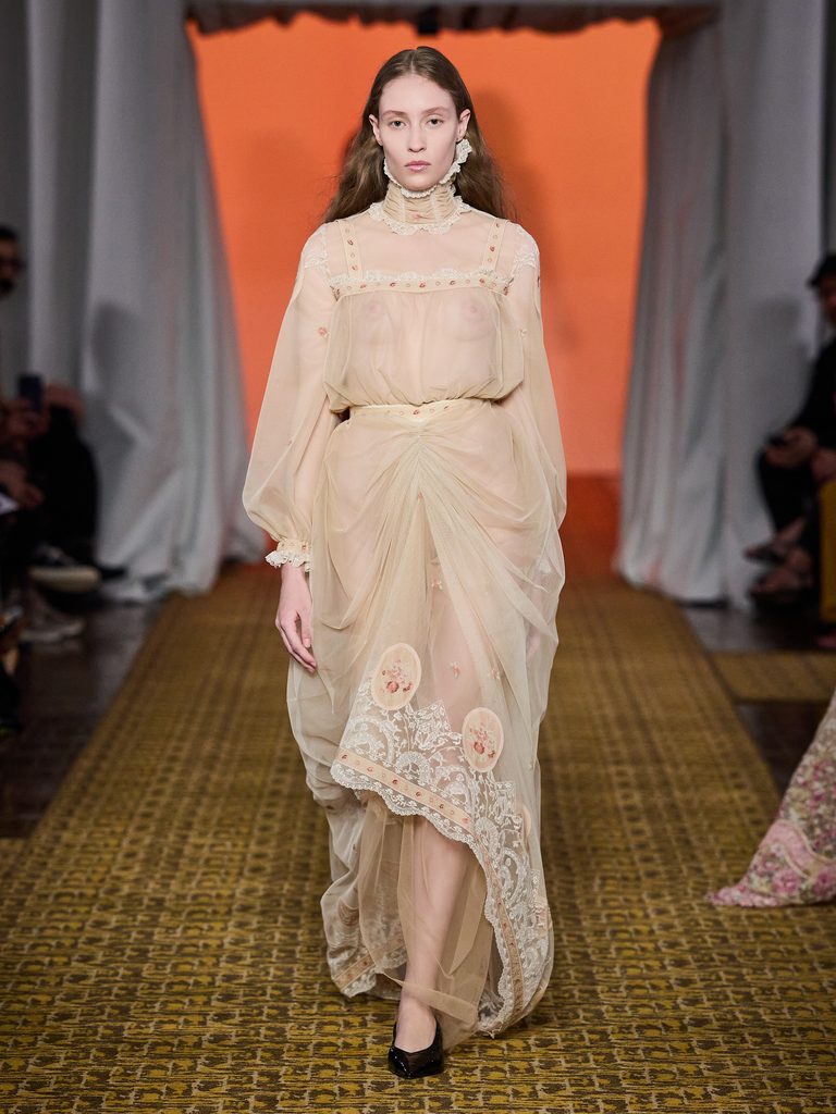 Kai na passarela de Herchcovitch;Alexandre durante a SPFW N61
