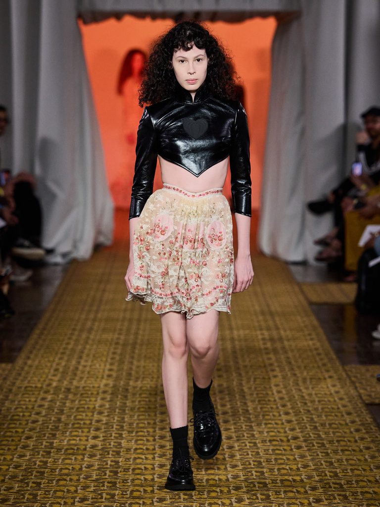 Alice no desfile de Herchcovitch;Alexandre na São Paulo Fashion Week N61